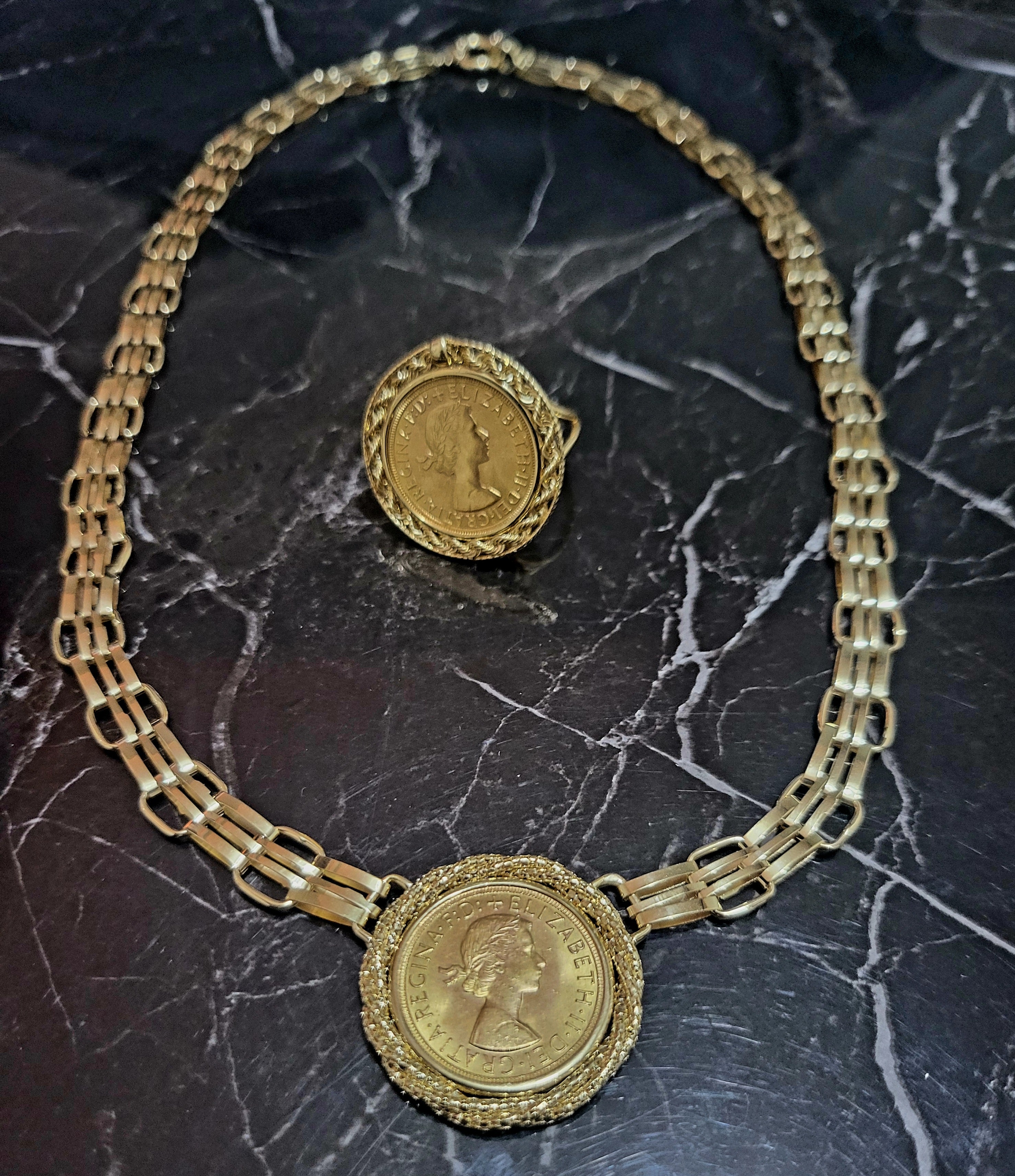 Collana e anello oro 18kt con le monete in 22kt