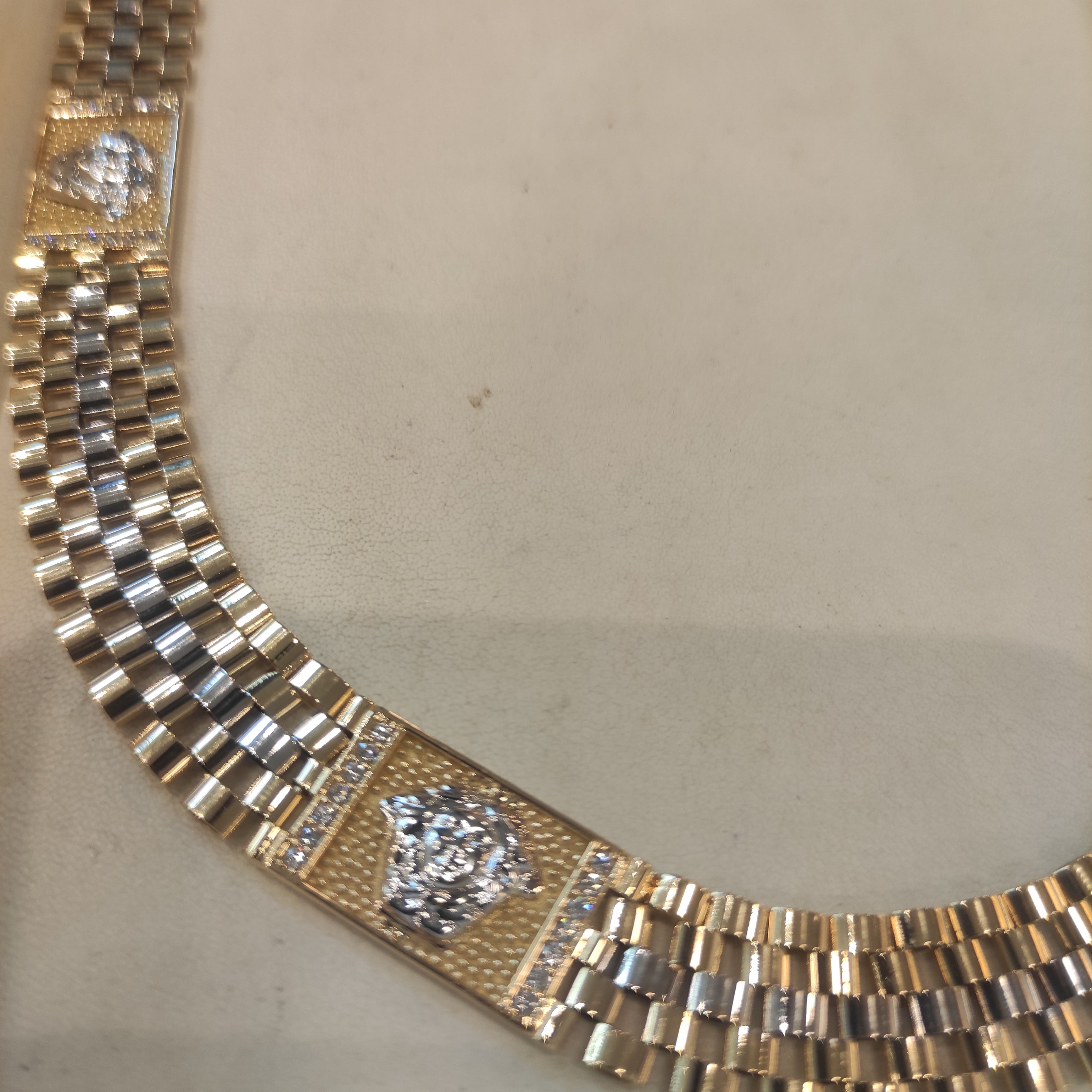 Collana girocollo oro 18kt 750%